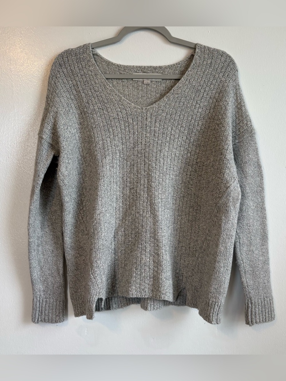 LOFT V-Neck Cozy Ribbed Wool Blend Sweater - Gray Women’s Medium